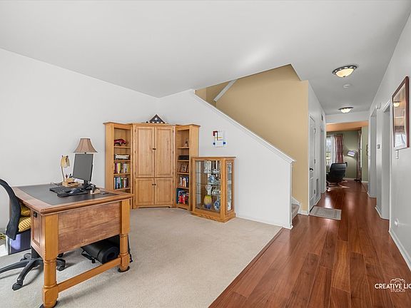 4th image of 577 Cardinal Ave