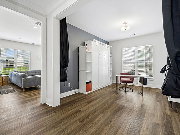 5th image of 301 Booker Dr