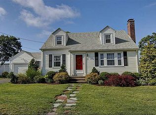 91 Greenwich Ave, East Providence, RI 02914