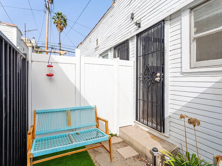 653 Flower Ave #B — Photo 15