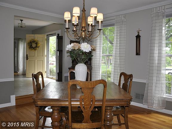 4th image of 14908 Emory Ln