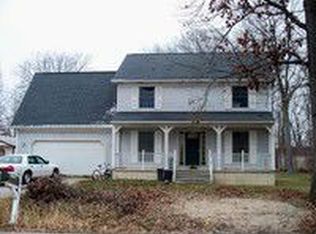 28255 Relda Dr, Brownstown, MI 48183