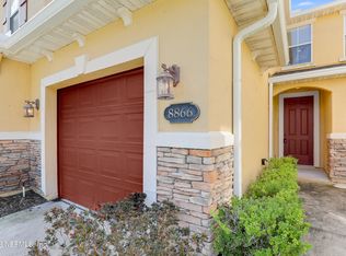 8866 Grassy Bluff Dr, Jacksonville, FL 32216