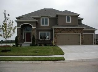 8808 SW 5th St, Blue Springs, MO 64064