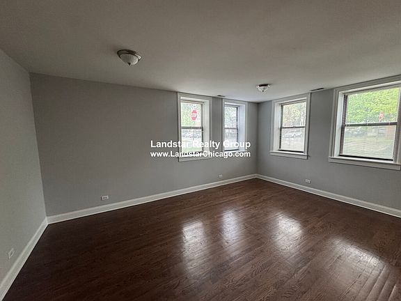 4th image of 1856 N Sawyer Ave APT 102