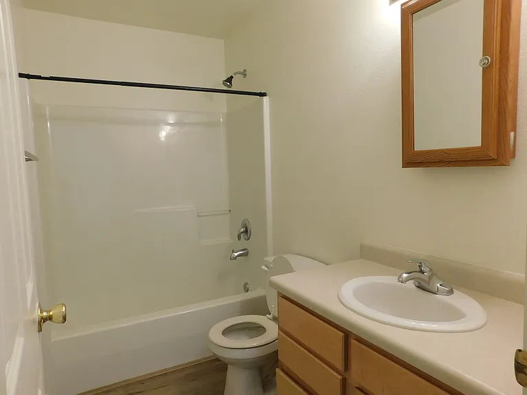 426 Pendleton St — Photo 10
