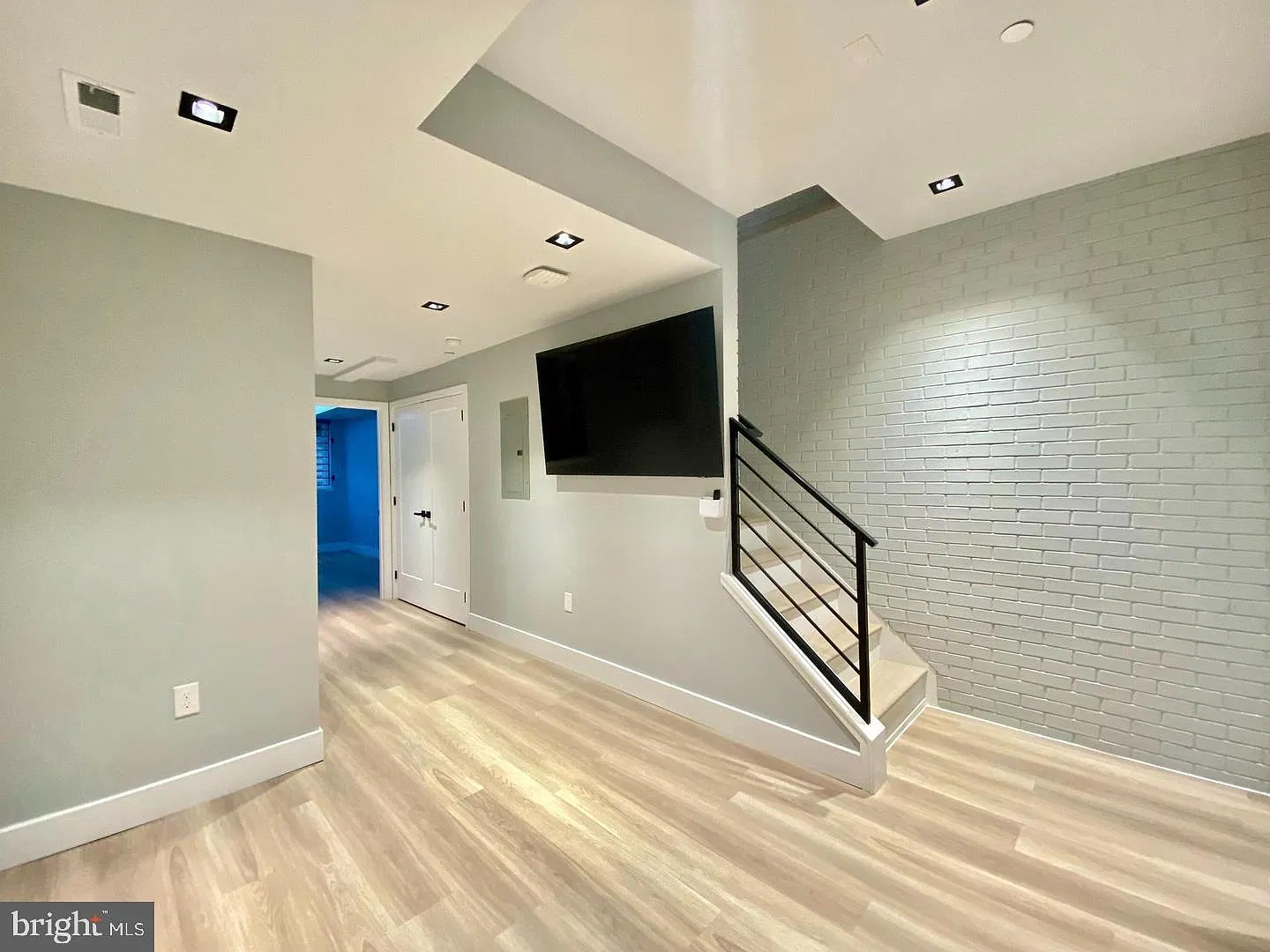 4 bed, 4.0 bath, 1200 sqft, $3,300 — Photo 4