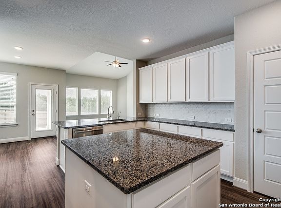 4th image of 720 Fisher Dr