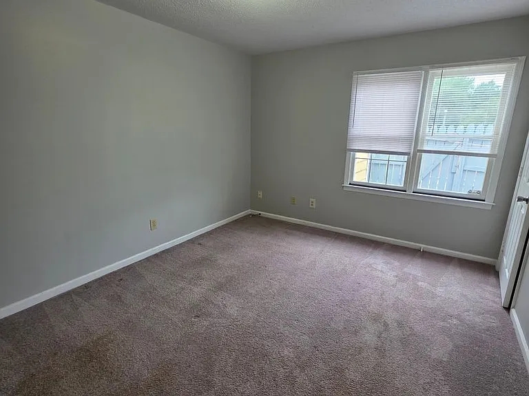 1431 Bailey Cir — Photo 9
