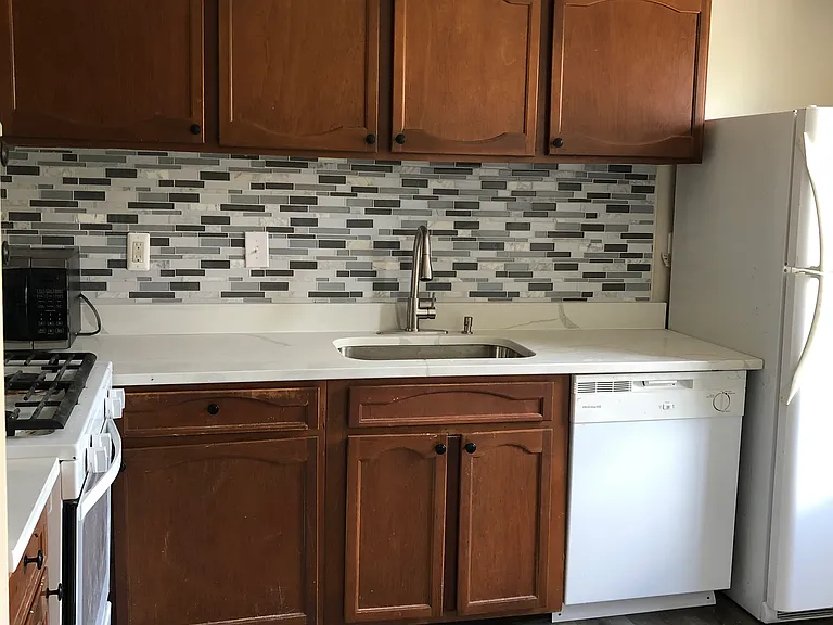 6018 Westchester Park Dr #302 — Photo 2