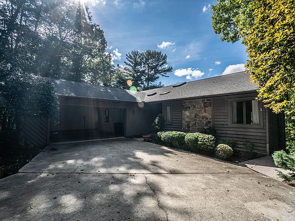 2nd image of 55 Brummel Ln