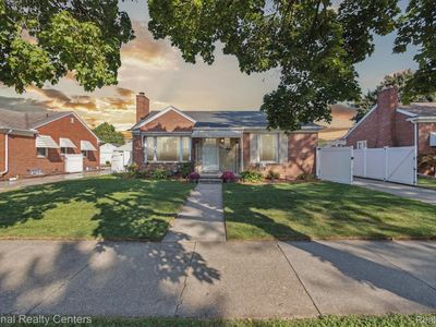 9299 Park Ave, Allen Park, MI, 48101