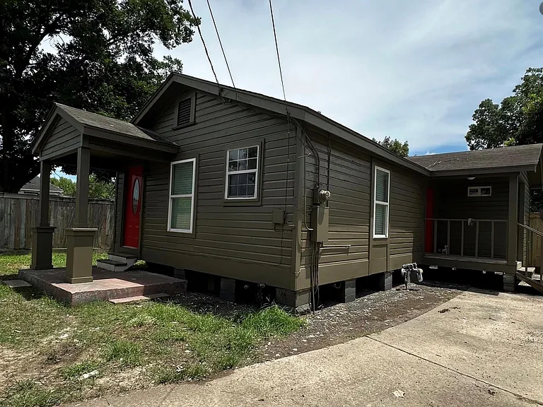 4202 Basil St — Photo 2