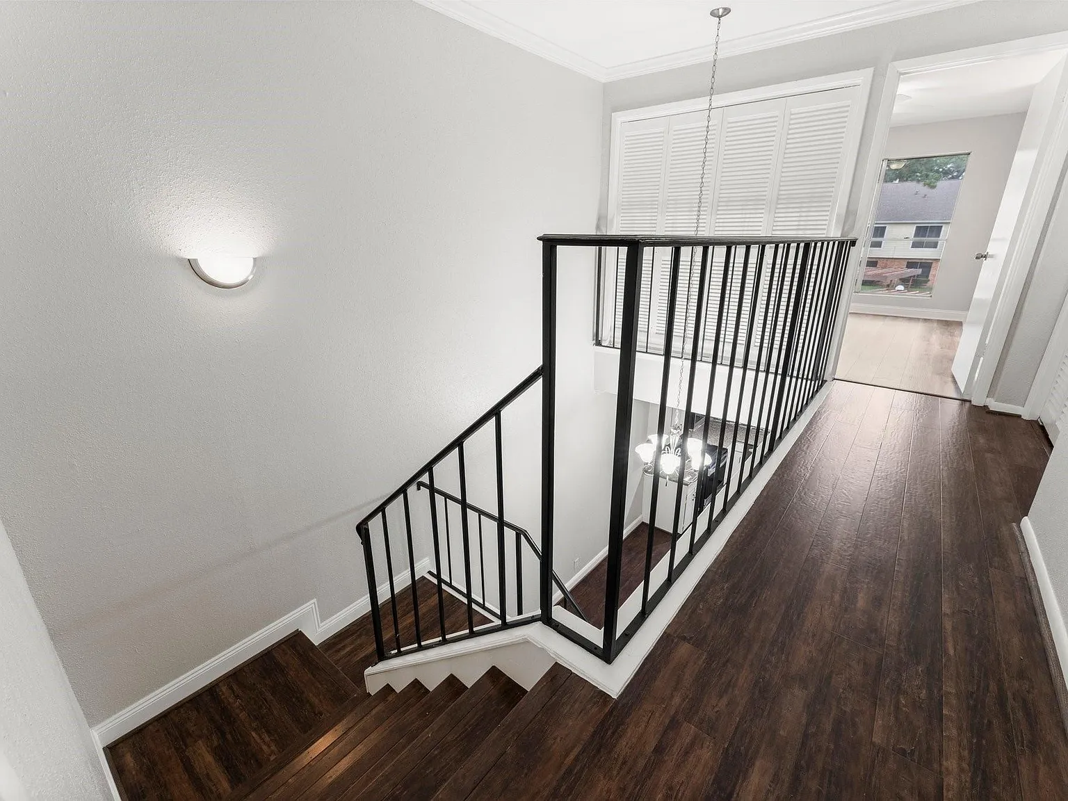 2 bed, 2.5 bath, 1331 sqft, $1,700 — Photo 2