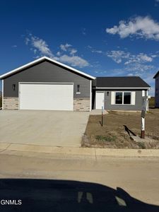 7005 Butler Cir, Lincoln, ND, 58504