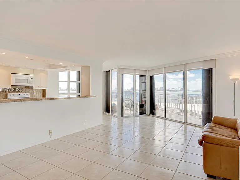 4000 Towerside Ter #908 — Photo 3