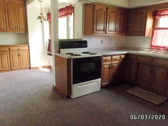 3rd image of 402 E Cecil St