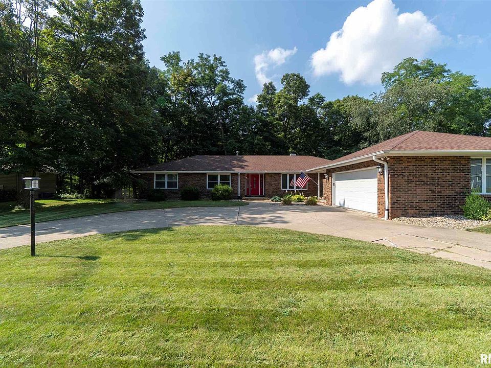 1st image of 1004 W Deerbrook Dr