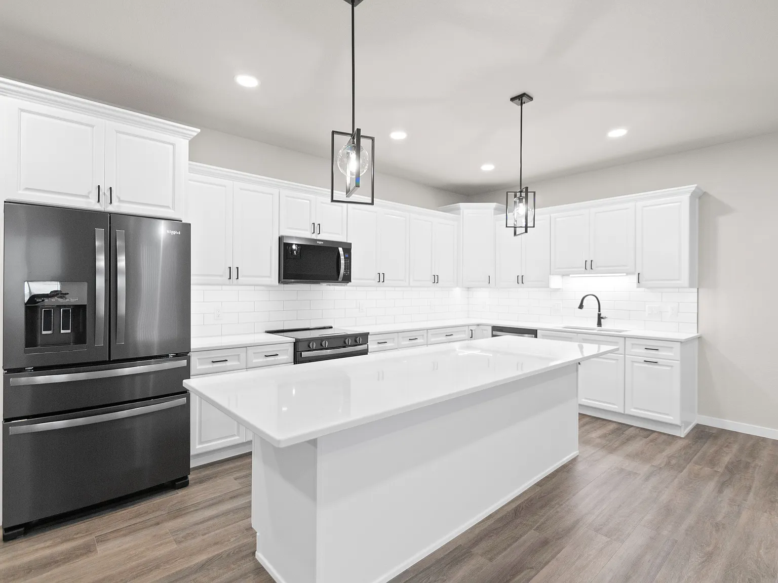 Paradise Valley Townhomes & Apartments — Photo 2