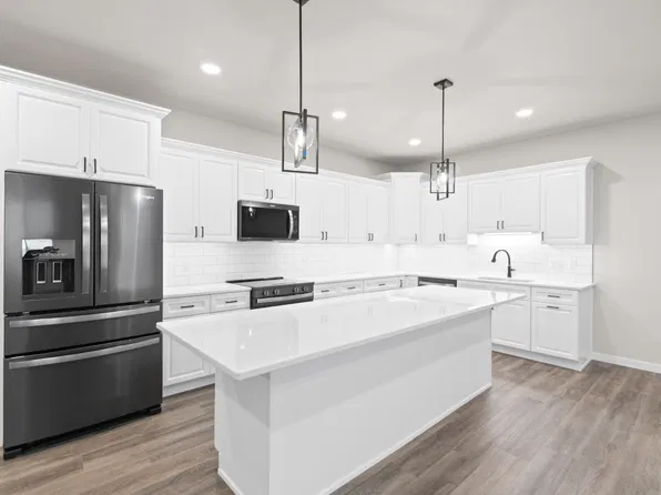 Paradise Valley Townhomes & Apartments