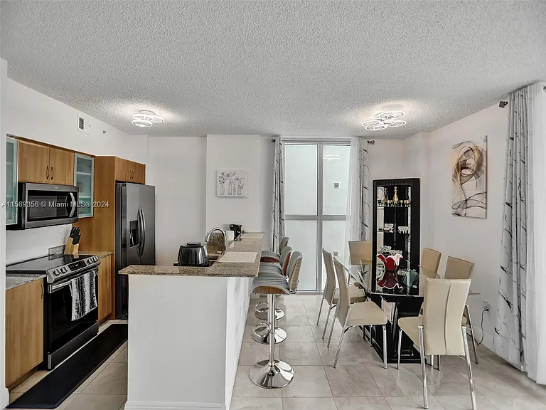 17555 Atlantic Blvd #1101 — Photo 15