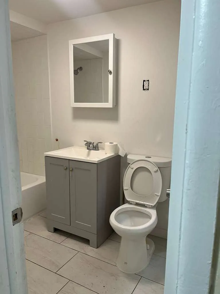 1 bed, 9999 sqft, $1,100 — Photo 2