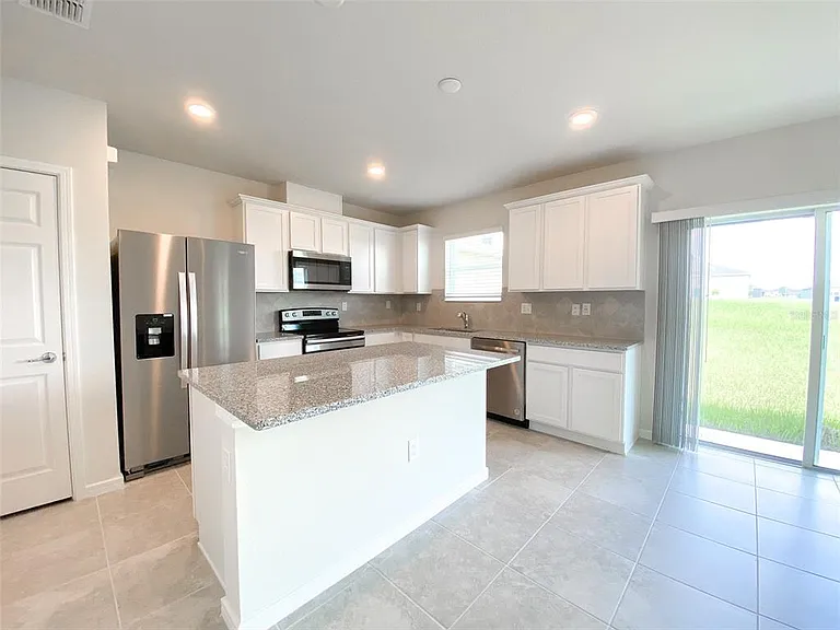 1579 Aspen Ave — Photo 8