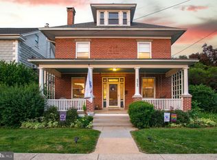 5965 Pine St, East Petersburg, PA 17520