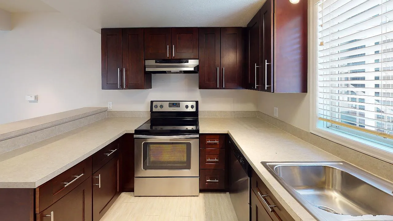 636 Arapahoe — Photo 1