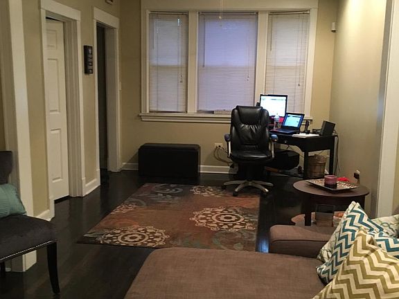 4th image of 1530 N Greenview Ave #B