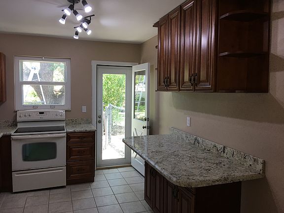 3rd image of 2274 SW 44th St