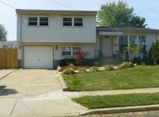 15 Wendy Dr, Old Bridge, NJ 08857