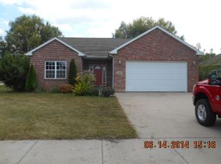 907 W Bergera Rd, Braidwood, IL 60408