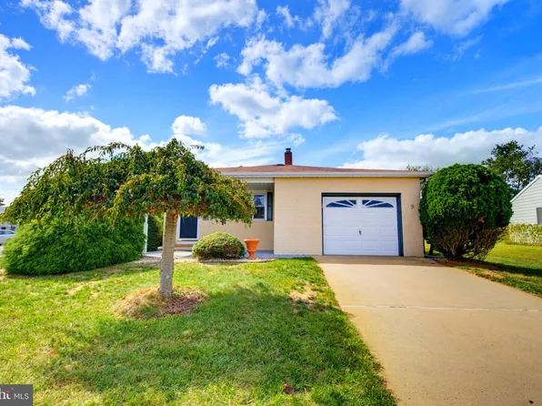 1 Saint Catherine Blvd, Toms River, NJ 08757
