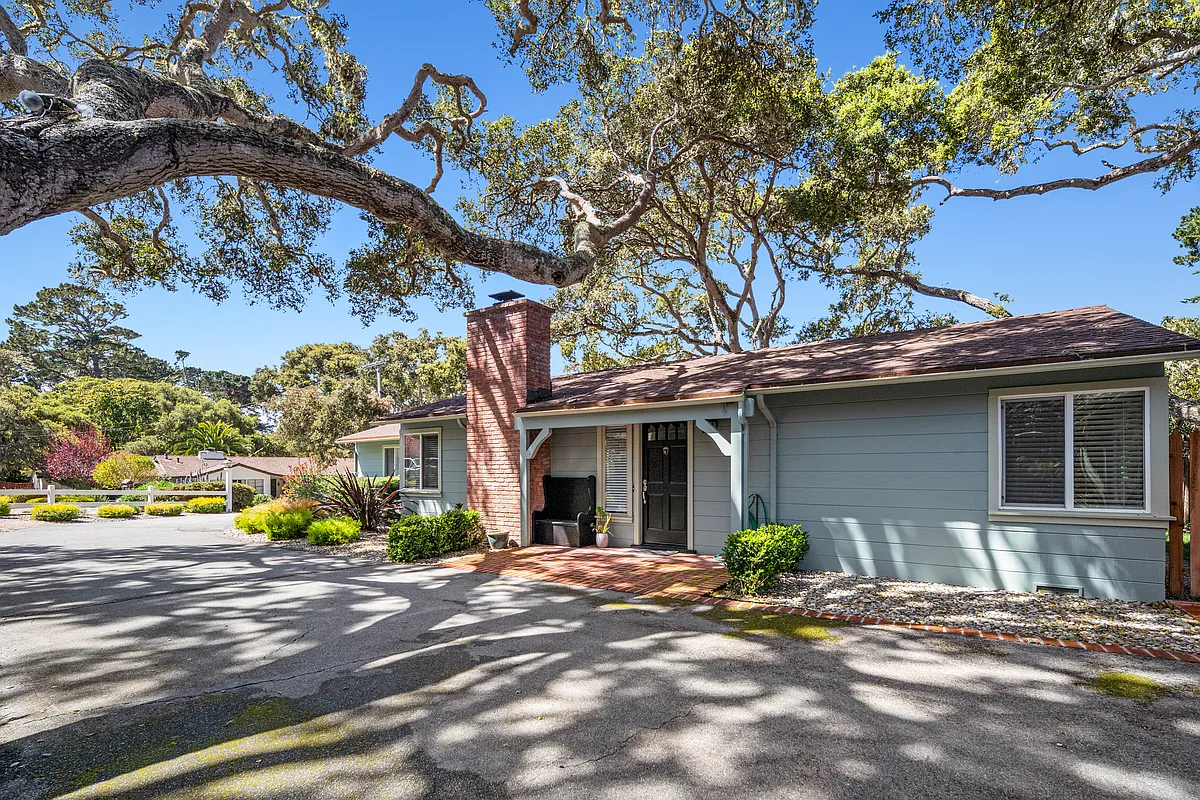 Building Photo - 1087 Lariat Ln