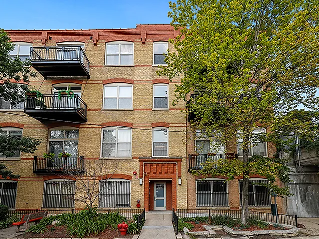 1740 N Maplewood Ave #104 — Photo 22