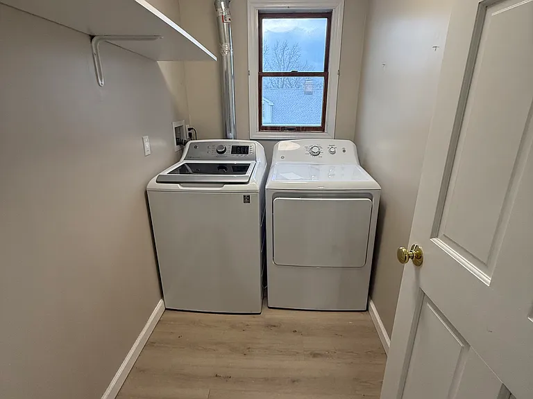 25 Pine Ave #2 — Photo 8