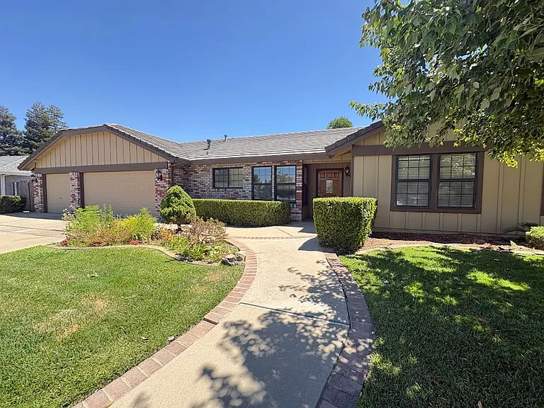 762 Corvey Cir — Photo 2