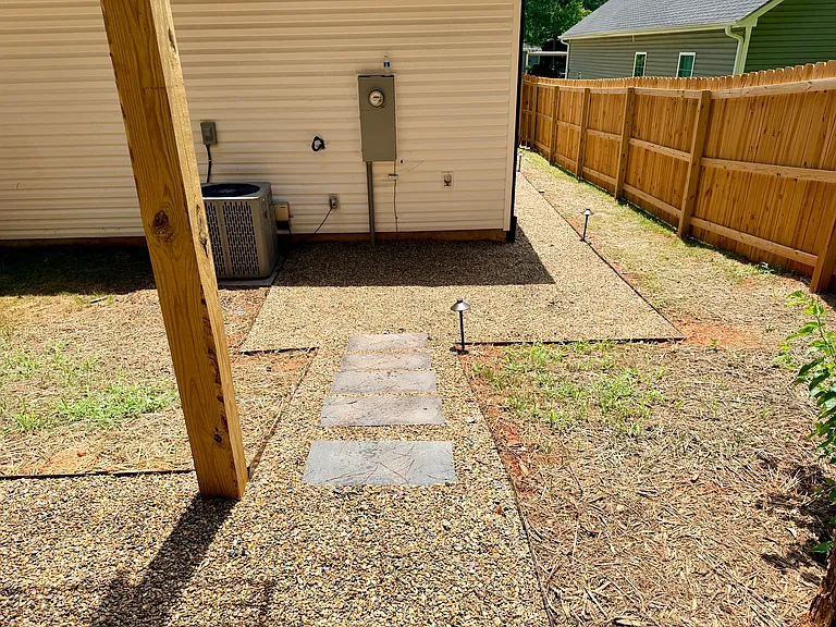 521 N Linwood Ave — Photo 43