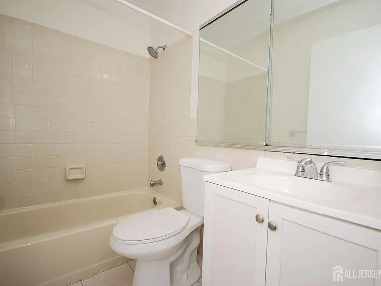1 Wellington Ct — Photo 18