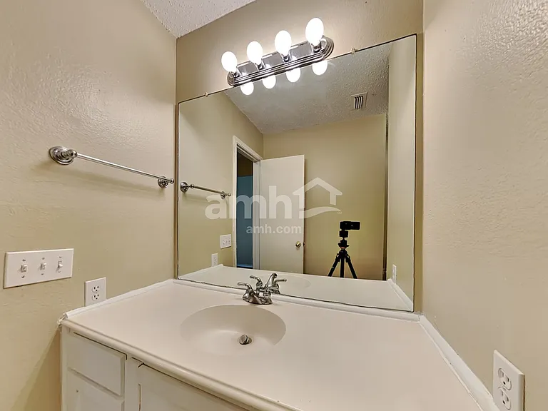 5221 Vista Verde Dr — Photo 17