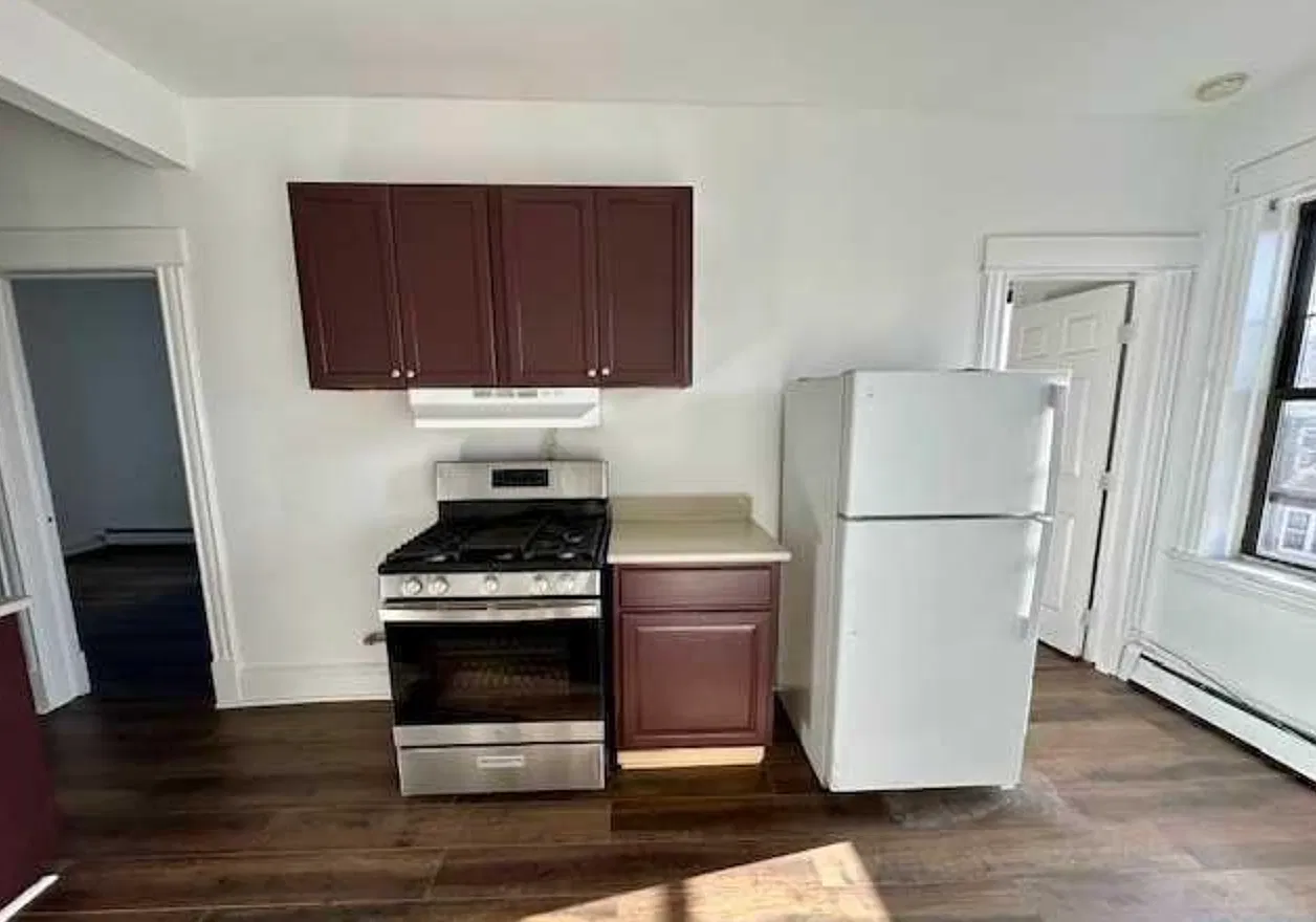 3 bed, $2,500 — Photo 4