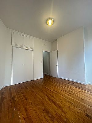 5th image of 221 E 32nd St APT 12