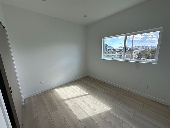 3rd image of 6406 Riverton Ave #6410-1/2