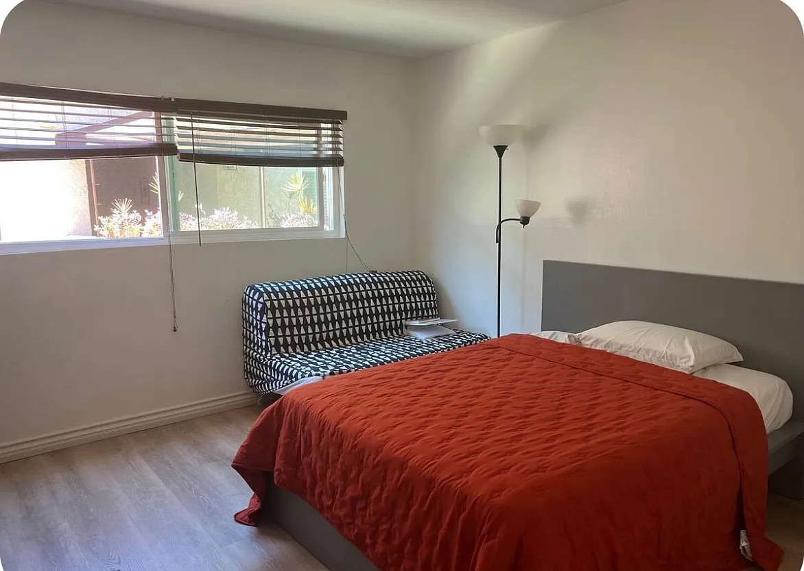 2 bed, 973 sqft, $1,350 — Photo 2