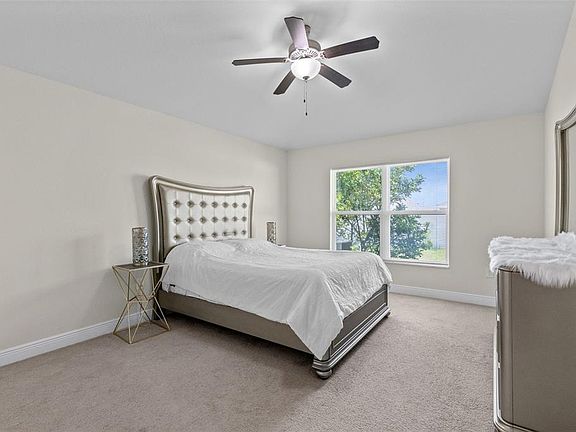 3rd image of 399 BUCHANNAN DRIVE