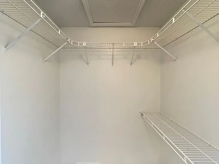 313 San Gabriel St — Photo 14