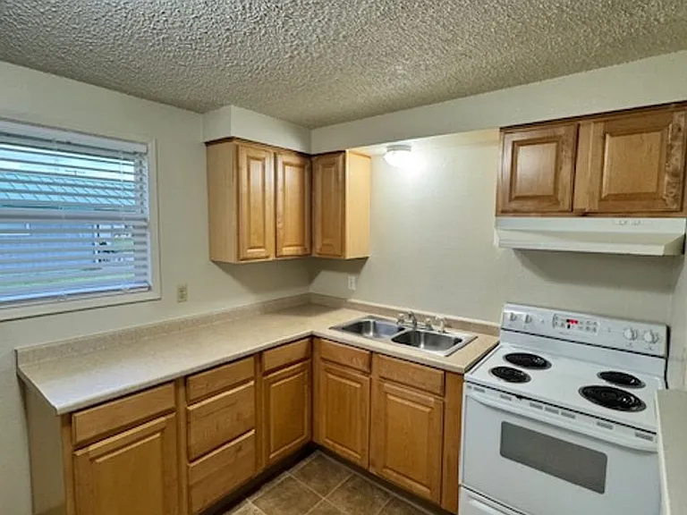 204 Fargo St — Photo 22