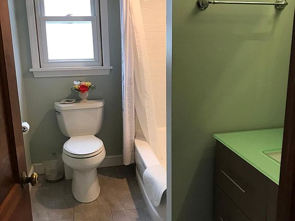 Beautiful modern tiled bathroom.