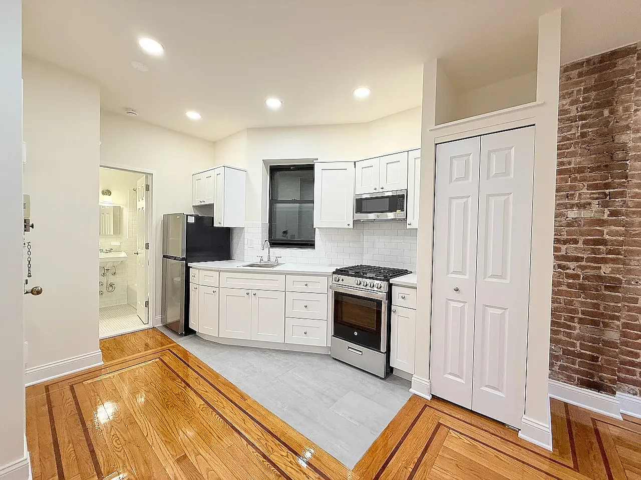 245 East 77th Street — Photo 4